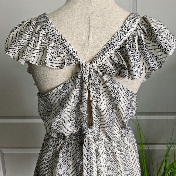 Current Air Top Ruffled Tie Back Straps Sleeveless Ruched Off-White Navy M NWT - Picture 3 of 16